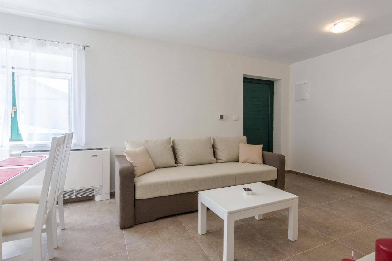 Apartmani Mustaca Dvori Privlaka  Esterno foto
