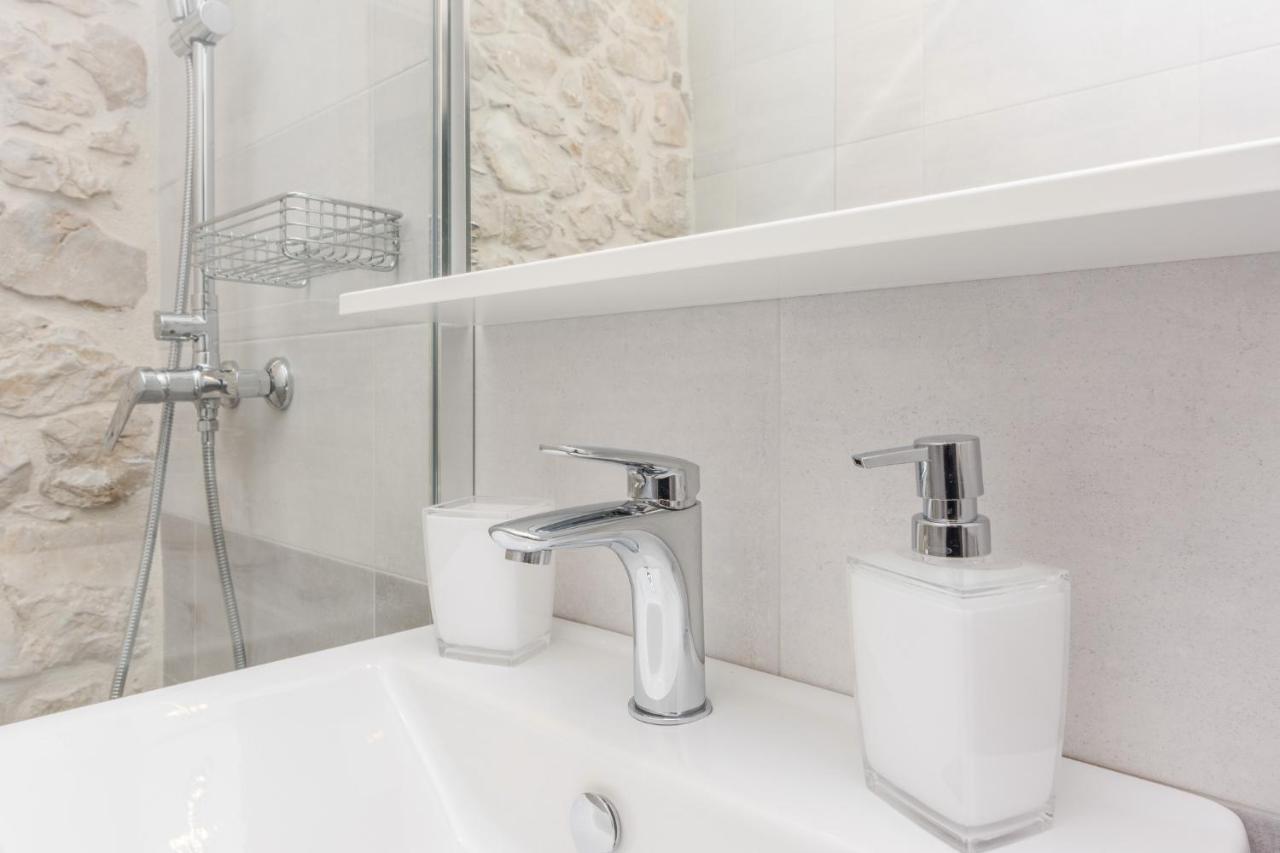 Apartmani Mustaca Dvori Privlaka  Esterno foto