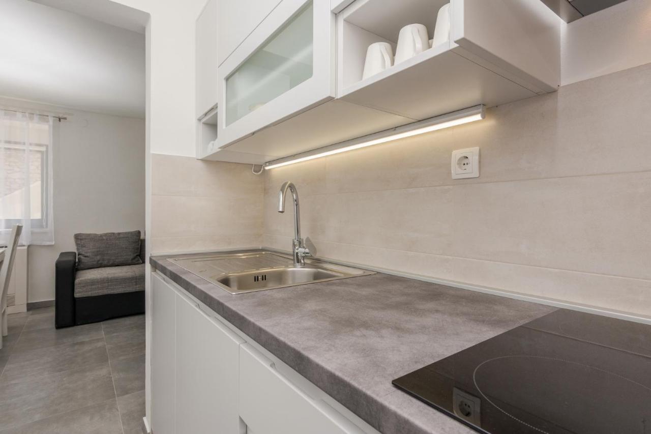 Apartmani Mustaca Dvori Privlaka  Esterno foto